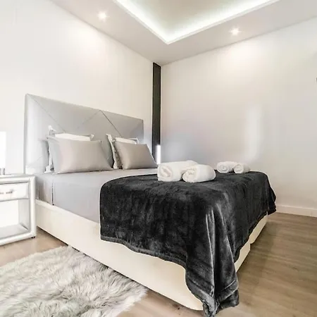 Modern In The Heart Of Puerto Banus! Apartment Marbella